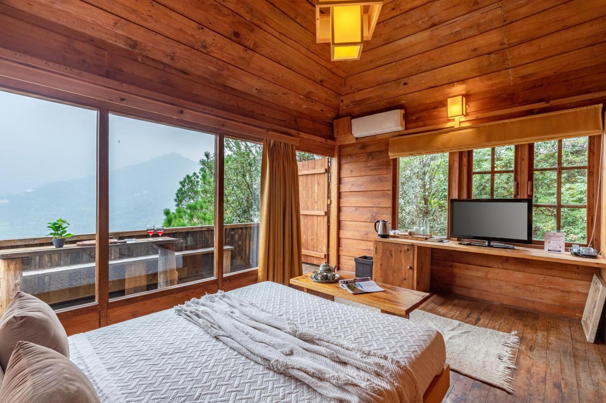 Villa Alaya With Tree House - Suro Woodbine